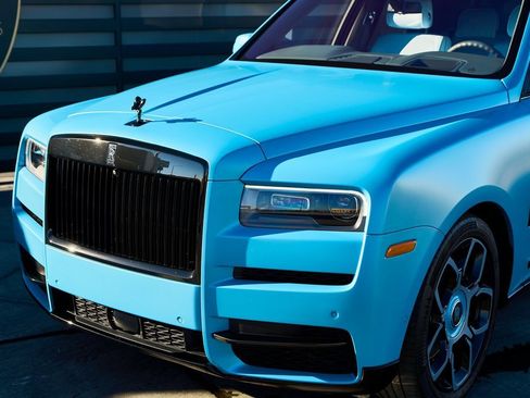 Used 2022 Rolls-Royce Cullinan Black Badge w/ Dark Exterior Package image 7