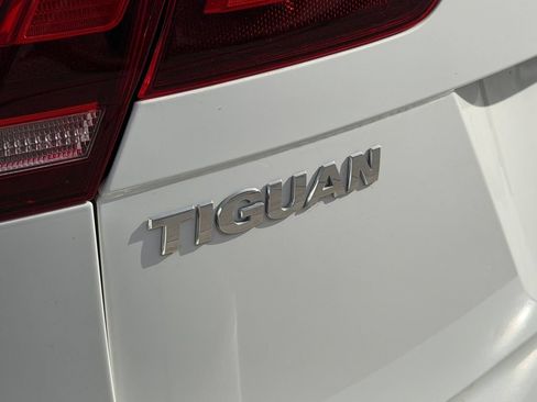 Used 2020 Volkswagen Tiguan S FWD image 9