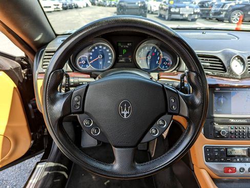 Used 2011 Maserati GranTurismo Convertible image 15