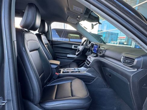 Used 2024 Ford Explorer XLT w/ Equipment Group 202A image 27