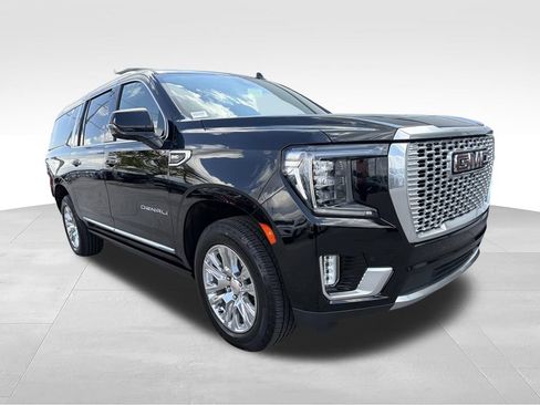 Used 2023 GMC Yukon XL Denali AWD/4WD image 5