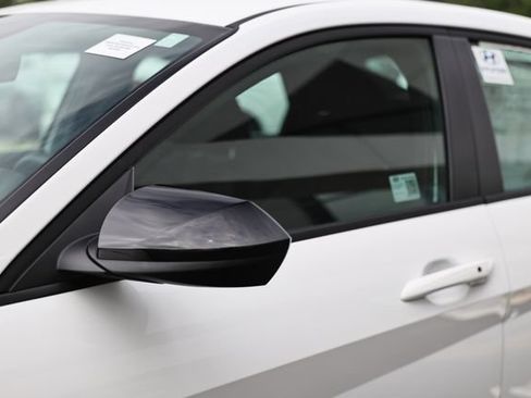 Certified 2025 Hyundai Elantra SEL FWD image 12