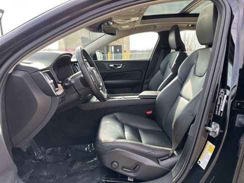 Used 2021 Volvo S60 T5 Momentum image 16