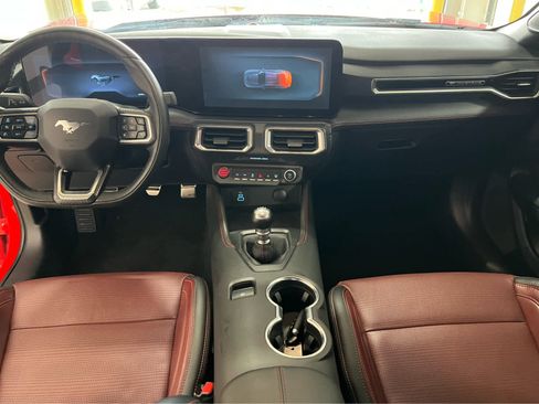 Used 2025 Ford Mustang GT Premium RWD image 8