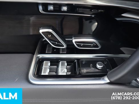 Used 2023 Land Rover Range Rover SE image 15
