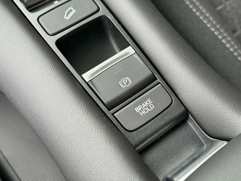 New 2026 Honda HR-V LX image 19