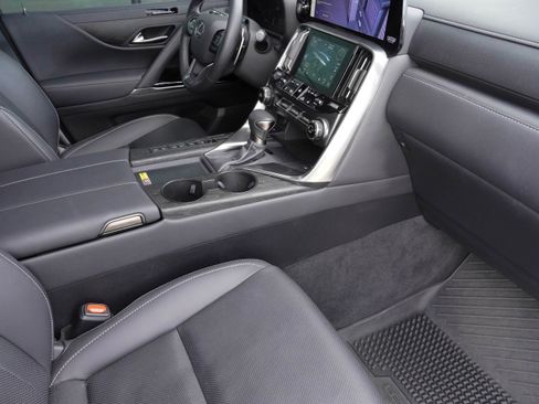 Used 2025 Lexus LX 600 4WD w/ Interior Upgrade Package image 10