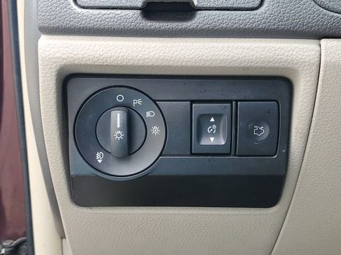 Used 2011 Ford Fusion SE FWD image 15