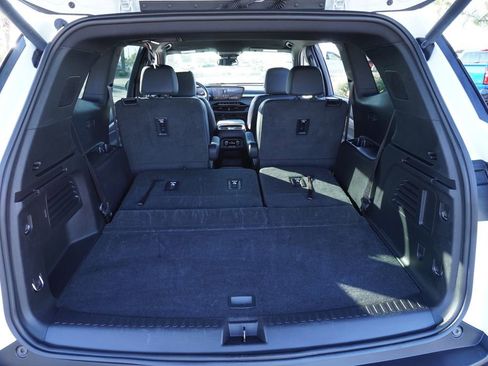 Used 2025 Buick Enclave Preferred image 8