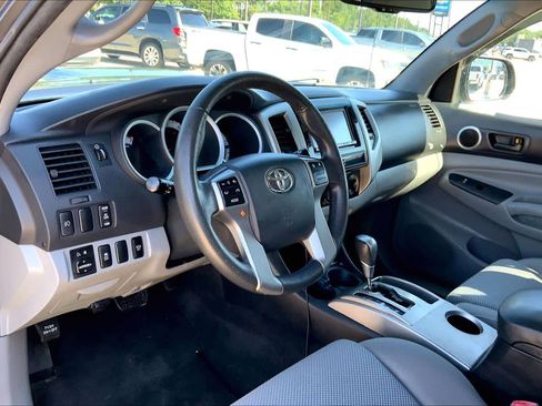Used 2013 Toyota Tacoma 4x4 Double Cab w/ TRD Sport Pkg image 17