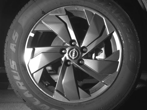 Used 2025 Nissan Rogue SV FWD image 13