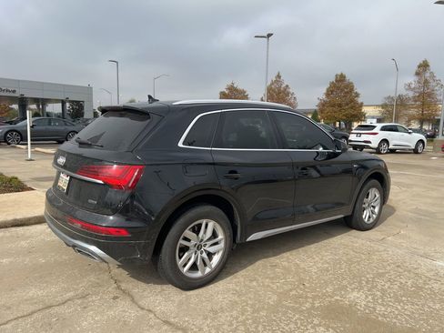 Used 2023 Audi Q5 2.0T Premium w/ Convenience Package image 3