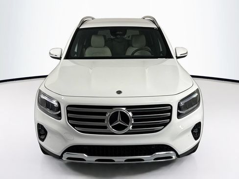 Used 2025 Mercedes-Benz GLB 250 image 2