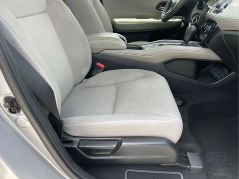 Used 2018 Honda HR-V LX image 18