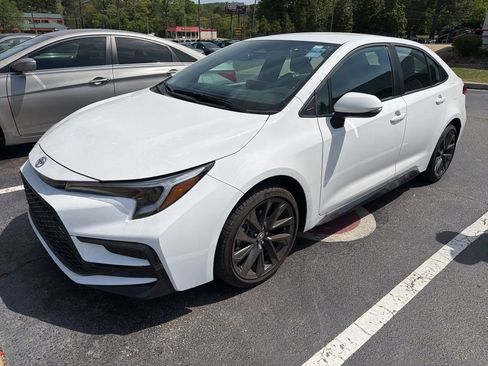 Certified 2026 Toyota Corolla SE FWD image 1
