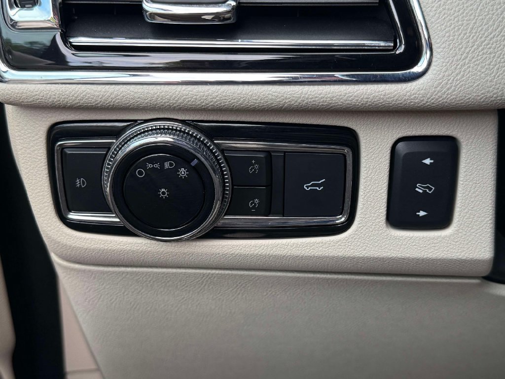 Used 2019 Lincoln Navigator Reserve w/ Cargo Package AWD/4WD image 33