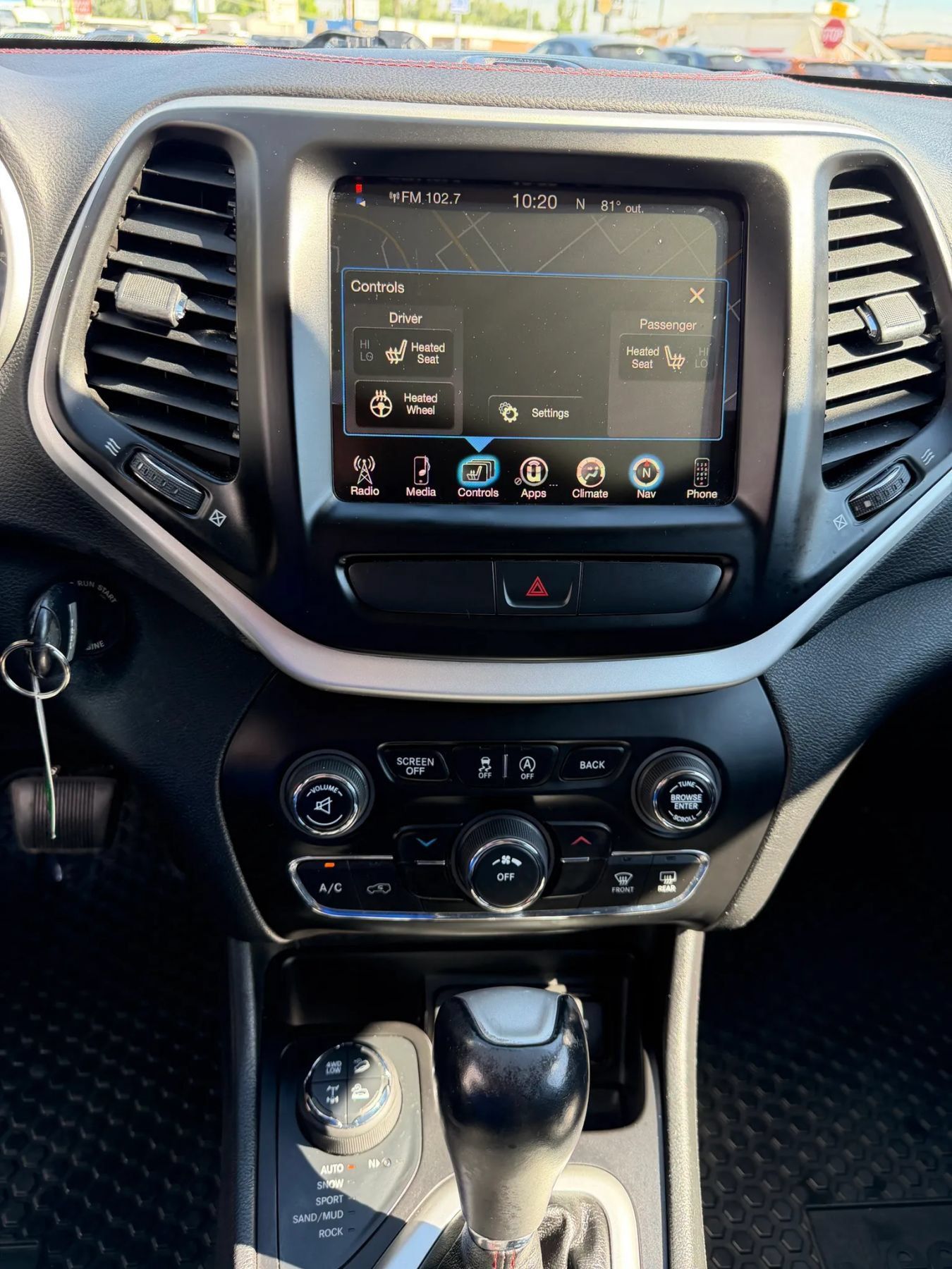 Used 2017 Jeep Cherokee Trailhawk w/ Cold Weather Group AWD/4WD image 27