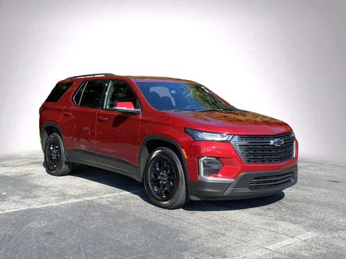 Used 2023 Chevrolet Traverse LT w/ Midnight/Sport Edition FWD image 2