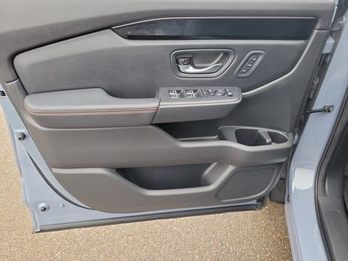 Used 2024 Honda Pilot TrailSport image 20