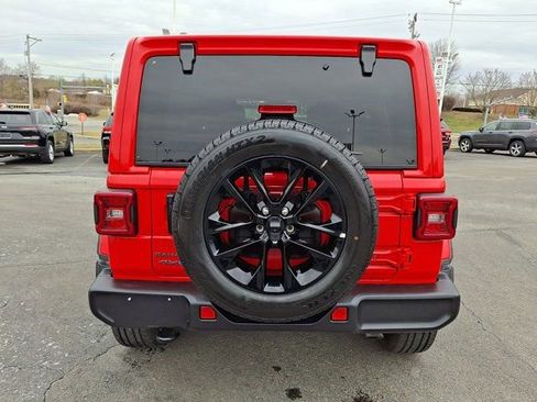 Certified 2025 Jeep Wrangler Sahara 4xe image 7