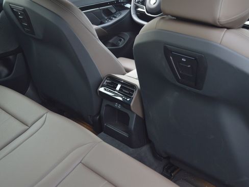 Certified 2024 BMW 530i w/ Premium Package image 32