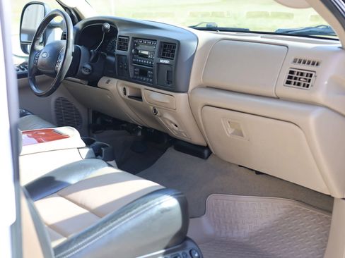 Used 2005 Ford Excursion Eddie Bauer image 20