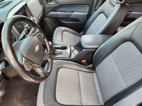Used 2020 Chevrolet Colorado Z71 AWD/4WD image 8