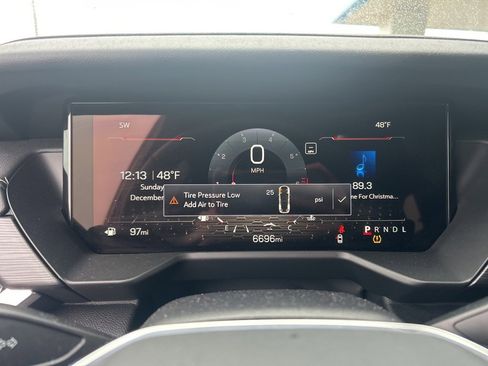 Used 2025 GMC Acadia Elevation image 22