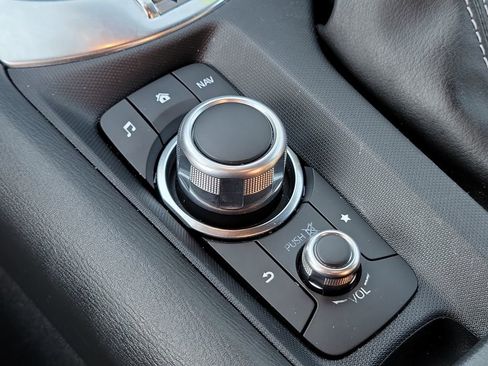 Used 2020 MAZDA MX-5 Miata Sport RWD image 34