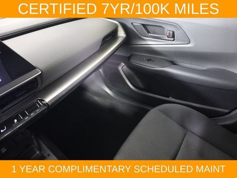 Used 2024 Toyota Prius LE FWD image 16