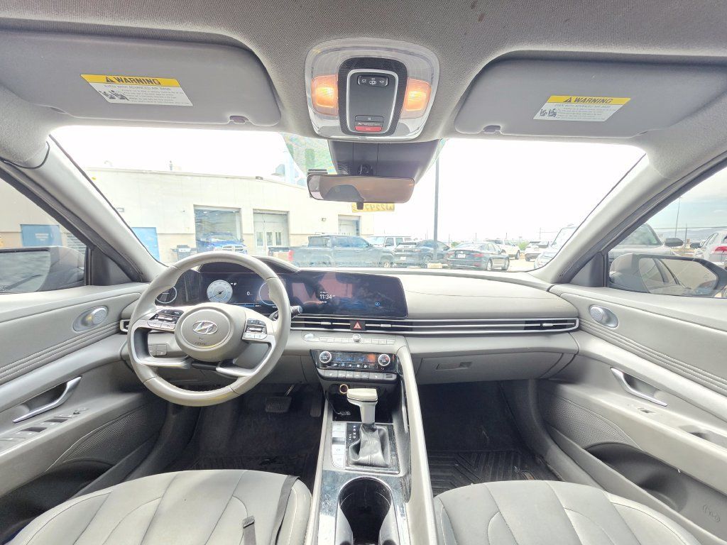 Used 2023 Hyundai Elantra SEL w/ Convenience Package FWD image 17