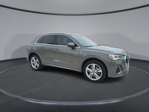 Used 2020 Audi Q3 2.0T Premium Plus w/ Premium Plus Package image 2
