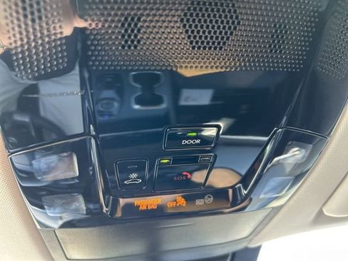 Used 2024 Lexus RZ 300e Premium image 22