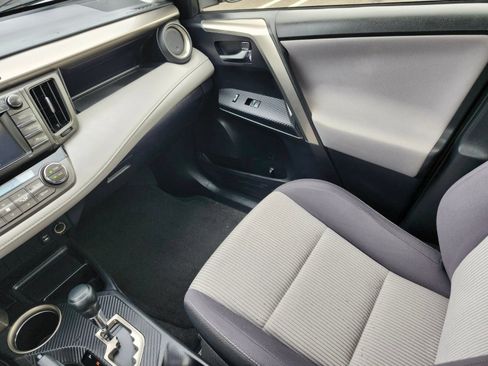 Used 2014 Toyota RAV4 XLE AWD/4WD image 15