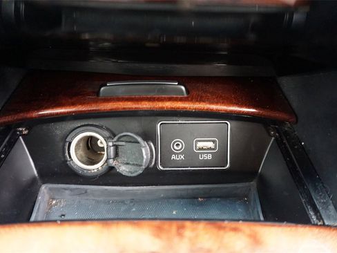 Used 2016 Kia K900 Luxury w/ Luxury VIP Package image 14