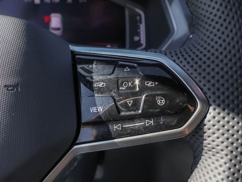 Certified 2022 Volkswagen Tiguan SEL R-Line image 20