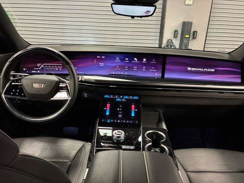 Certified 2025 Cadillac Escalade Sport AWD/4WD image 46