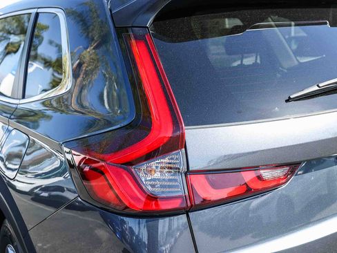 Used 2025 Honda CR-V EX-L image 8