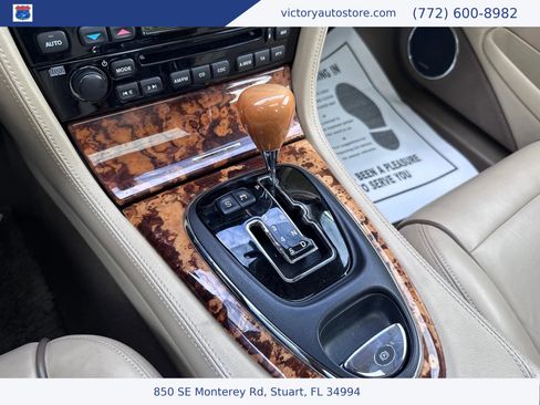 Used 2005 Jaguar XJ8 L image 38