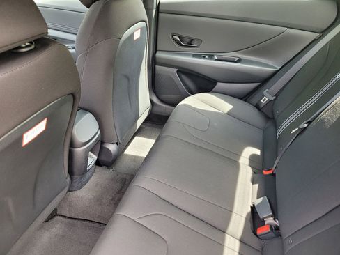 New 2025 Hyundai Elantra SEL image 12