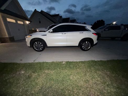 Used 2021 INFINITI QX50 Luxe w/ Cargo Package FWD image 1