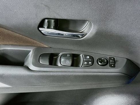 Used 2024 Nissan Kicks SR w/ Interior Electronics Package FWD image 17