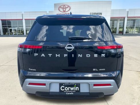 Used 2025 Nissan Pathfinder SL AWD/4WD image 4