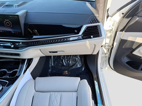 New 2026 BMW ALPINA XB7 AWD/4WD image 18