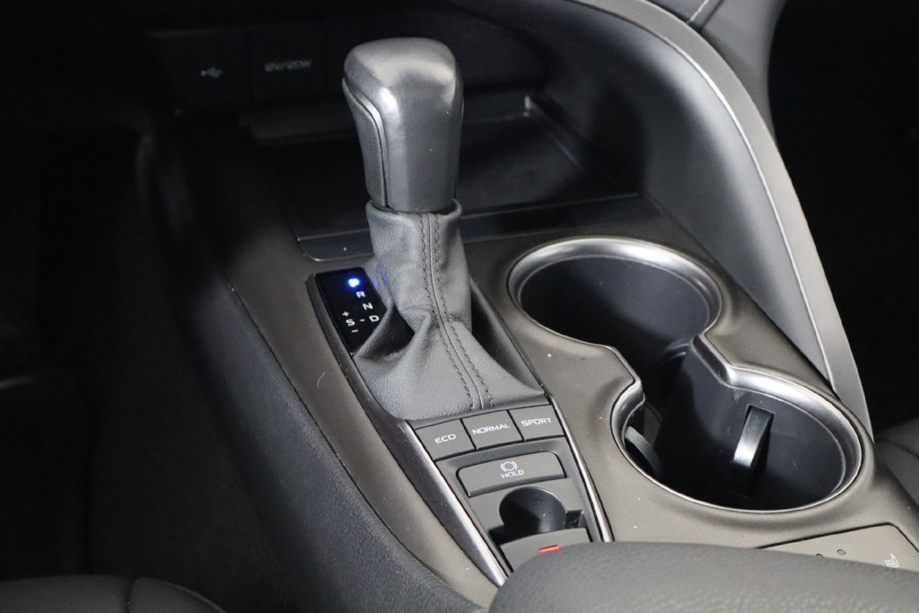 Used 2023 Toyota Camry SE w/ Cold Weather Package AWD/4WD image 29