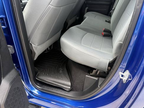 Used 2017 RAM 1500 Express AWD/4WD image 13