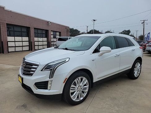 Used 2019 Cadillac XT5 Premium Luxury image 3