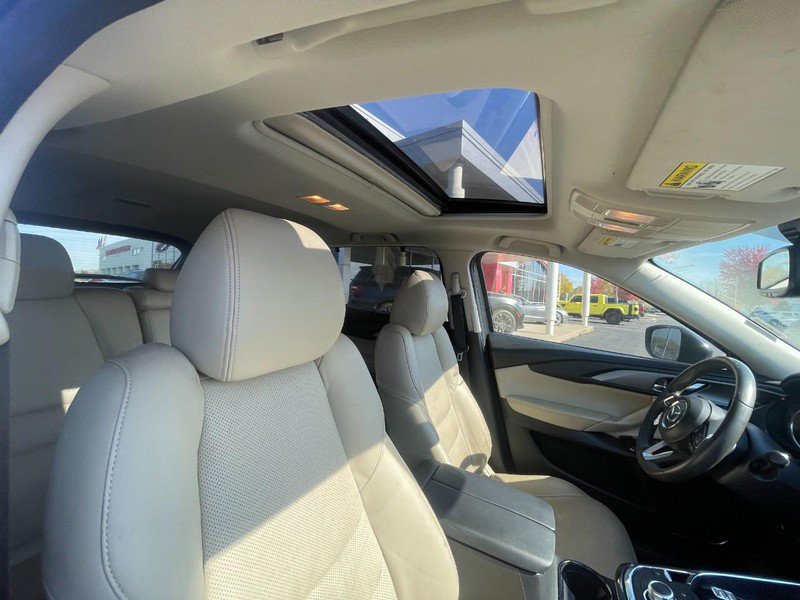 Used 2018 MAZDA CX-9 Touring w/ Touring Premium Package AWD/4WD image 3