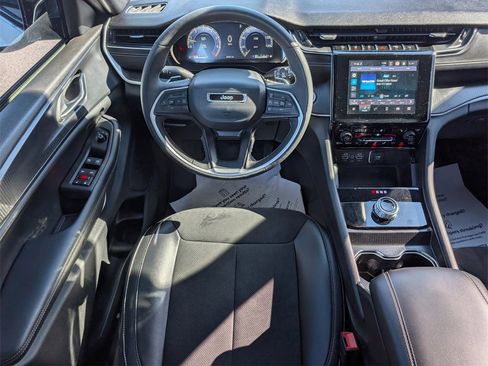 Used 2024 Jeep Grand Cherokee Altitude image 22