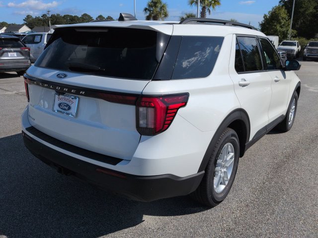 New 2027 Ford Explorer Active RWD image 4